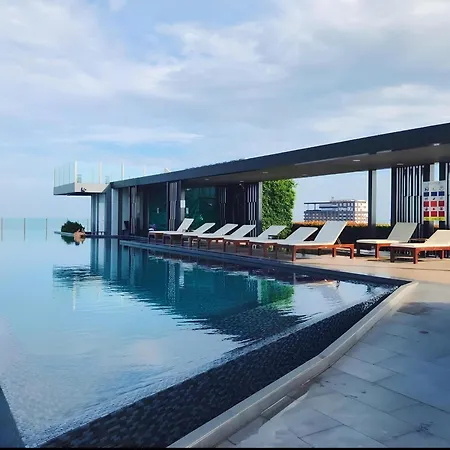 Pattaya Central & Infinity Pool